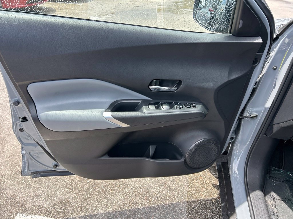 Certified 2024 Nissan Kicks SR w/ SR Premium Package FWD image 18