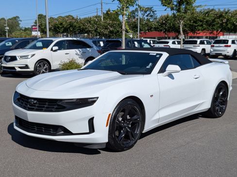 Used 2024 Chevrolet Camaro LT w/ Technology Package RWD image 7