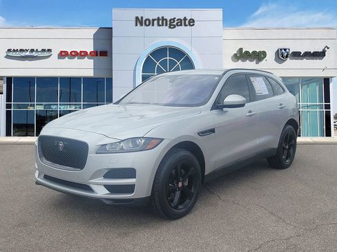Used 2020 Jaguar F-PACE Prestige AWD/4WD image 2