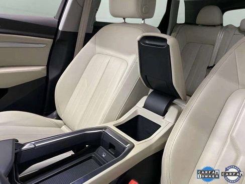 Used 2021 Audi e-tron Premium image 61
