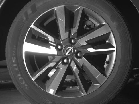 Used 2025 Nissan Versa SV image 15