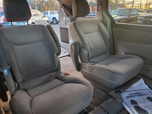 Used 2009 Toyota Sienna LE image 11