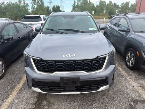 Used 2024 Kia Sorento S AWD/4WD image 2