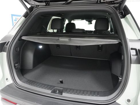 New 2026 Chevrolet Equinox LT w/ Convenience Package II image 7