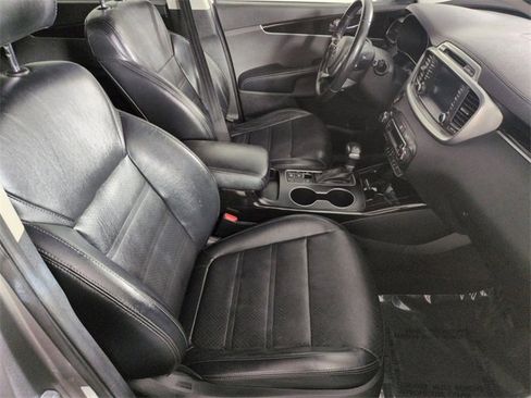 Used 2019 Kia Sorento EX image 29