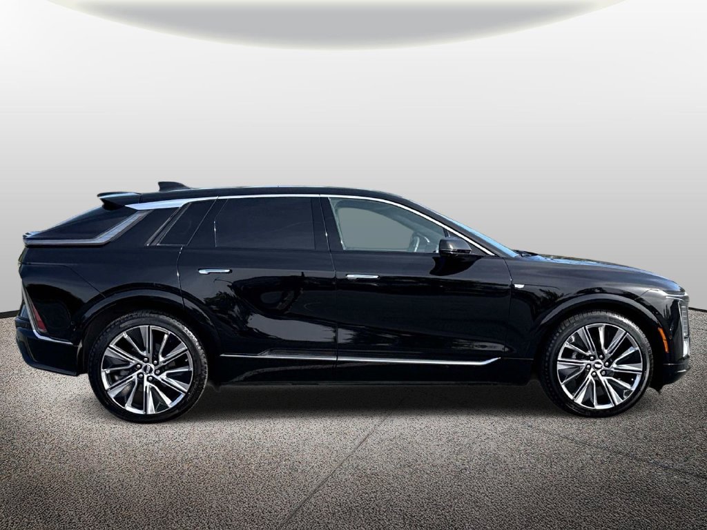 Certified 2026 Cadillac Lyriq Signature Luxury w/ Nappa Leather Package AWD/4WD image 4