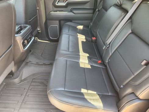 Used 2022 GMC Sierra 1500 SLT AWD/4WD image 30