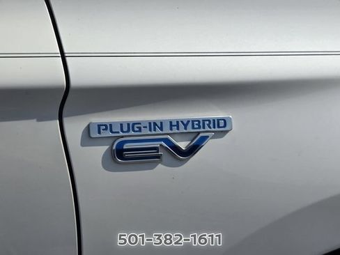 Used 2018 Mitsubishi Outlander SEL AWD/4WD image 18