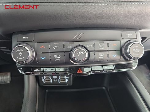 Used 2022 Dodge Durango SXT image 18