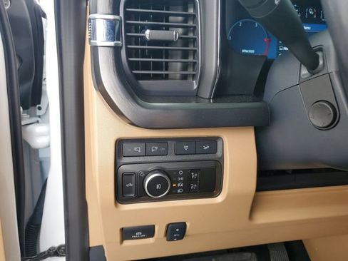 Used 2023 Ford F450 Lariat w/ Lariat Ultimate Package AWD/4WD image 31