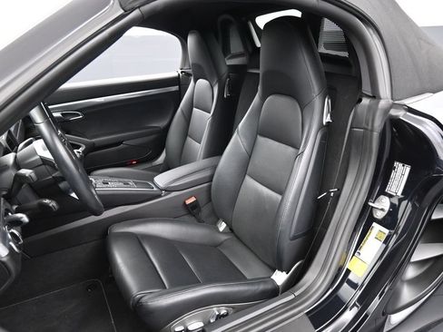 Certified 2024 Porsche 718 Boxster w/ Premium Package RWD image 5