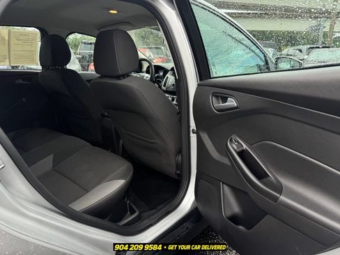 Used 2014 Ford Focus SE FWD image 31