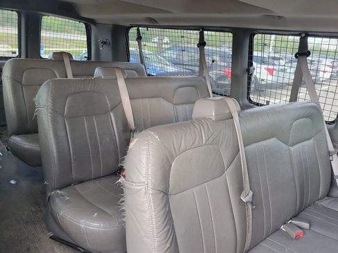 Used 2011 Chevrolet Express 3500 LS RWD image 8