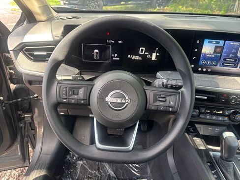 Used 2026 Nissan Kicks SV w/ Cold Weather Package FWD image 26