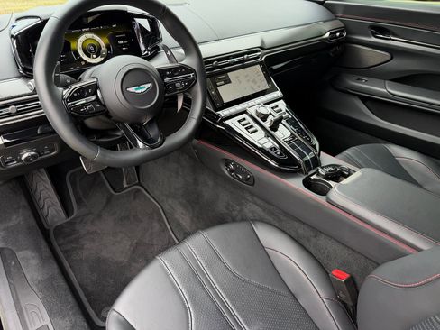 Used 2025 Aston Martin V8 Vantage Coupe image 3