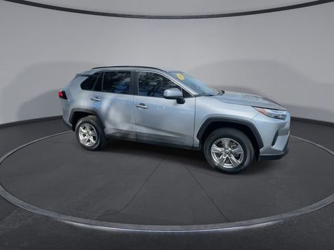 Used 2022 Toyota RAV4 XLE image 17