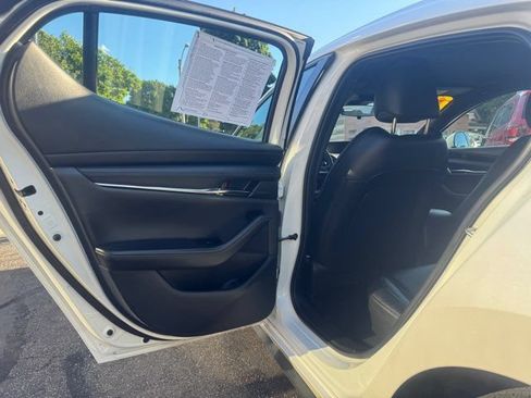 Used 2019 MAZDA MAZDA3 AWD Hatchback w/ Preferred Pkg image 11