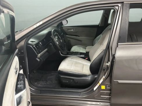 Used 2017 Toyota Camry XSE w/ Moonroof Package FWD image 20