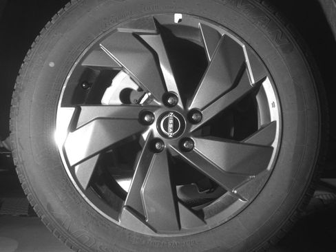 Used 2025 Nissan Rogue SV image 15