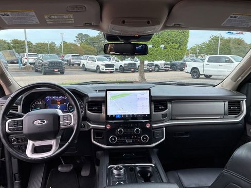 Used 2024 Ford Expedition XLT AWD/4WD image 24