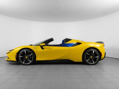 Certified 2023 Ferrari SF90 Spider image 3