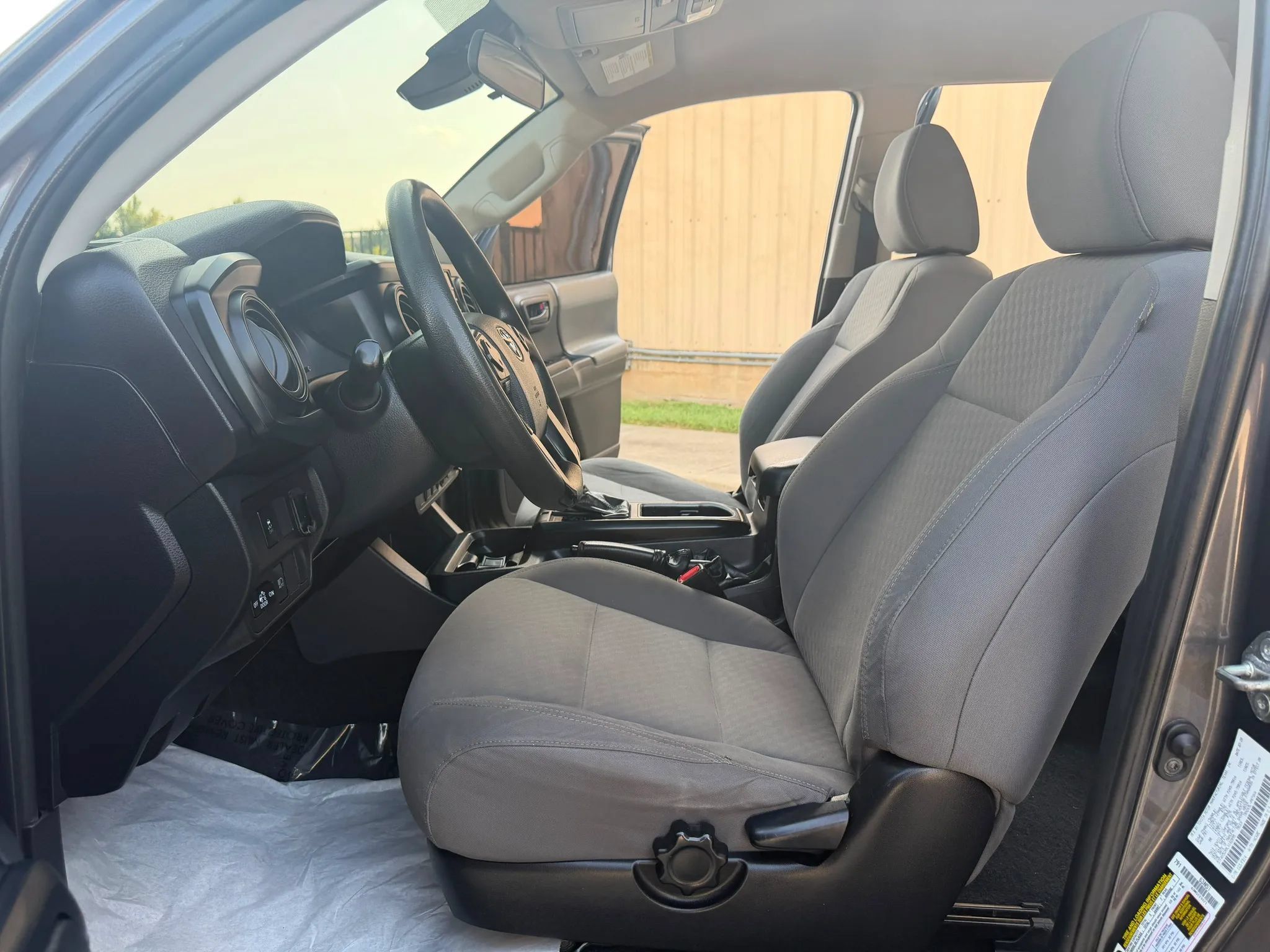 Used 2020 Toyota Tacoma SR w/ SR Convenience Package RWD image 12