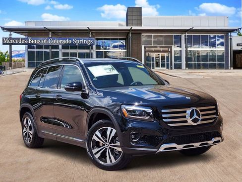 Used 2025 Mercedes-Benz GLB 250 4MATIC image 1