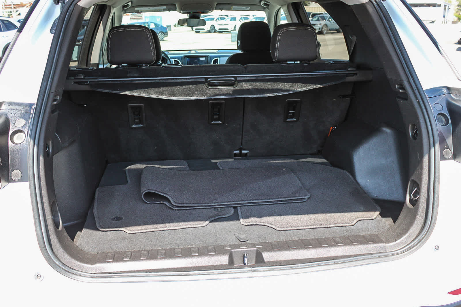 Used 2022 Chevrolet Equinox LS w/ LS Convenience Package AWD/4WD image 25