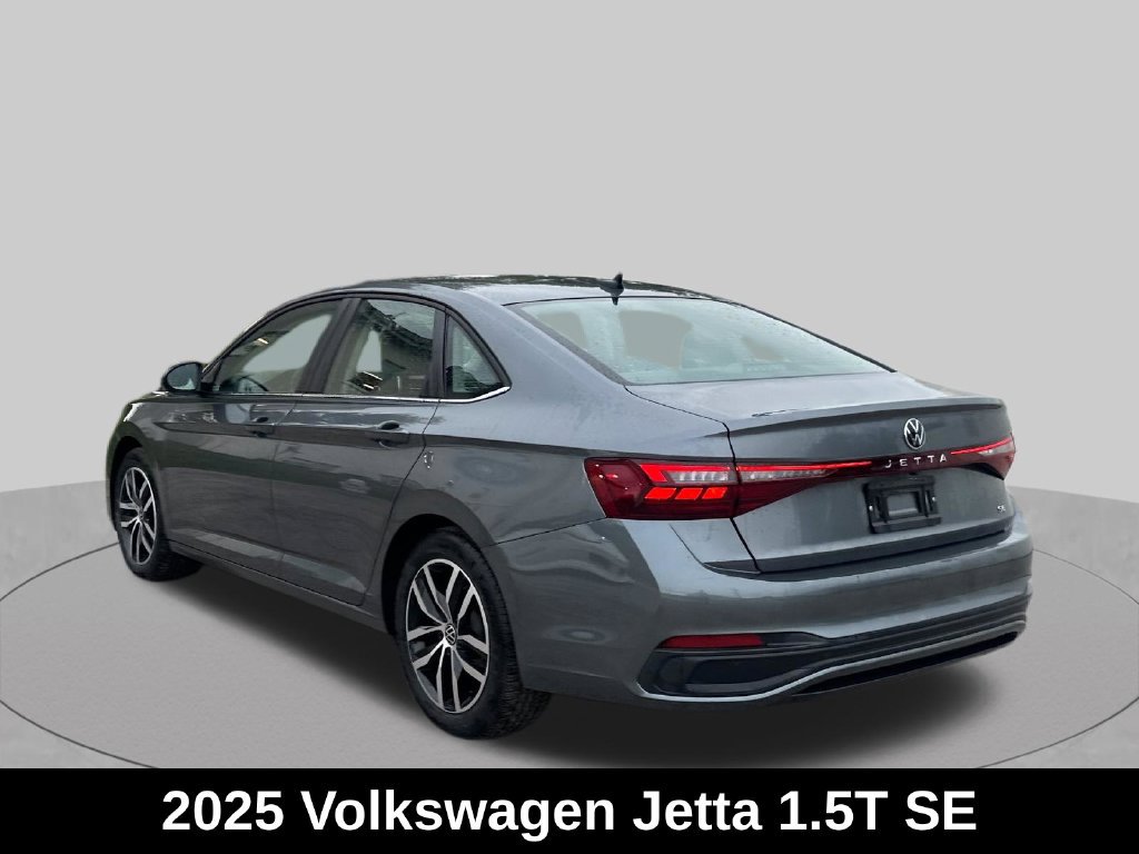 Used 2025 Volkswagen Jetta SE FWD image 3