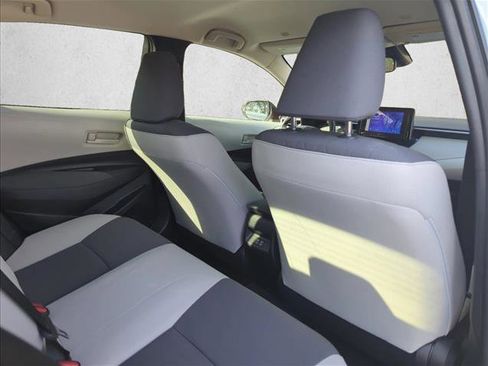 Used 2025 Toyota Corolla LE image 23
