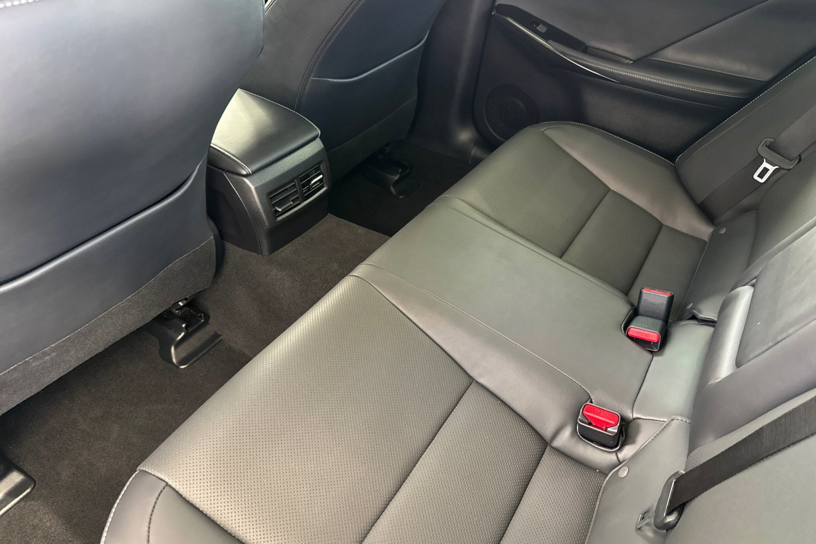 Certified 2025 Lexus IS 300 F Sport RWD image 15