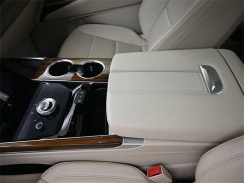 Used 2025 Cadillac Escalade Sport Platinum image 31