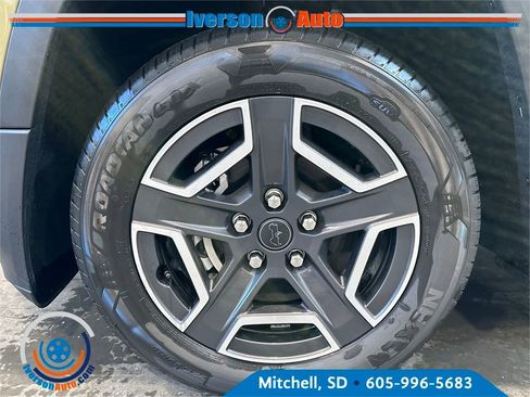 New 2026 Jeep Cherokee Laredo image 10