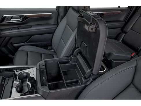 New 2026 Chevrolet Suburban LT w/ Comfort Package AWD/4WD image 34