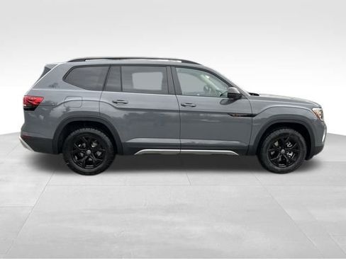 New 2026 Volkswagen Atlas Peak Edition image 8