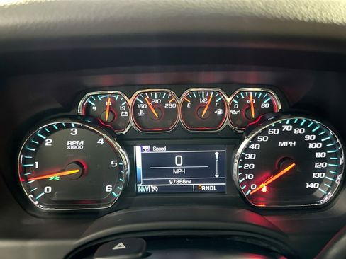 Used 2018 Chevrolet Suburban LS image 22