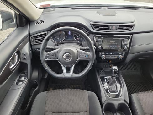 Used 2019 Nissan Rogue SV w/ Sun & Sound Touring Package image 19