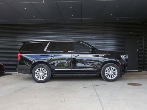 Used 2023 GMC Yukon SLT w/ SLT Luxury Package RWD image 8
