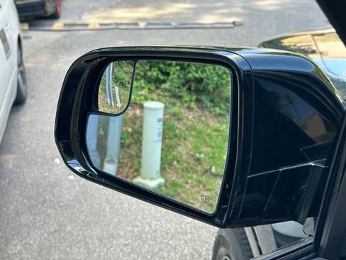 Used 2025 Jeep Wagoneer Series II image 15