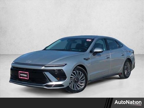 Certified 2025 Hyundai Sonata SEL image 1