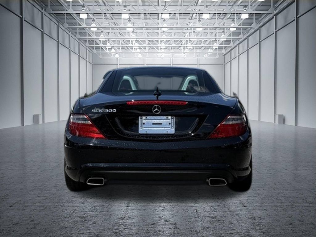 Used 2016 Mercedes-Benz SLK 300 image 18