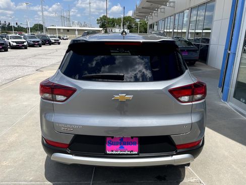 Used 2023 Chevrolet TrailBlazer LT FWD image 3