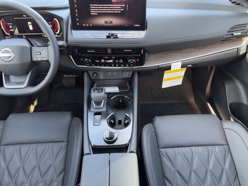 New 2026 Nissan Rogue Platinum w/ Platinum Premium Package image 16