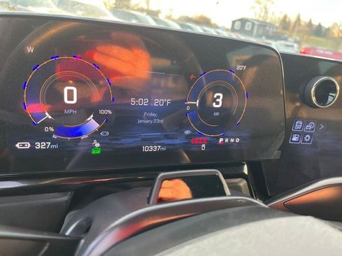 Used 2025 Chevrolet Silverado EV RST AWD/4WD image 9