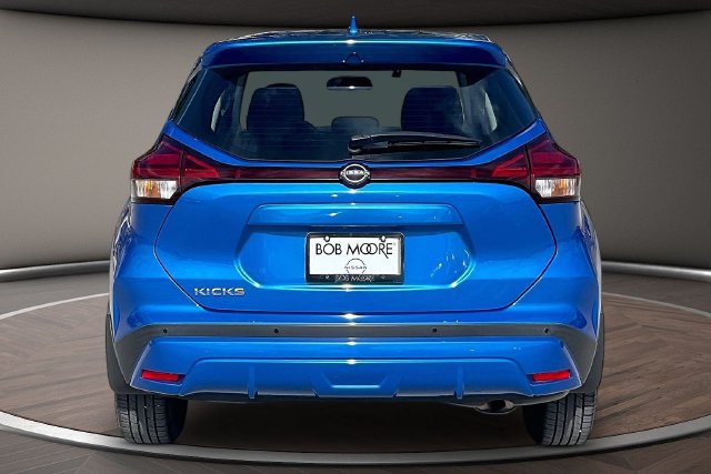 Used 2023 Nissan Kicks S FWD image 4