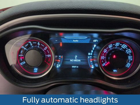 Used 2022 Dodge Challenger SXT image 25