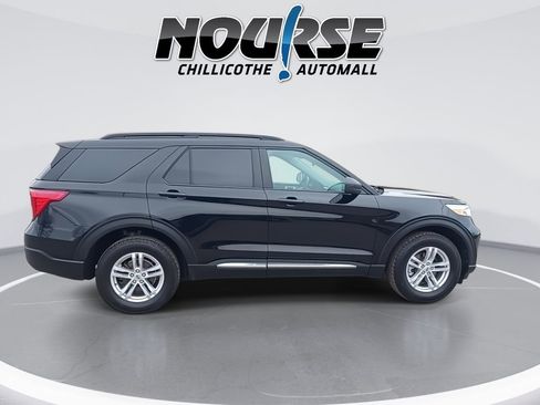 Used 2023 Ford Explorer XLT image 9
