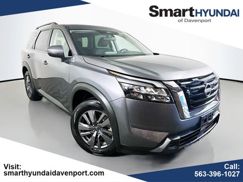 Used 2024 Nissan Pathfinder SV FWD image 1