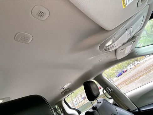 Used 2022 Chrysler Pacifica Touring-L image 24