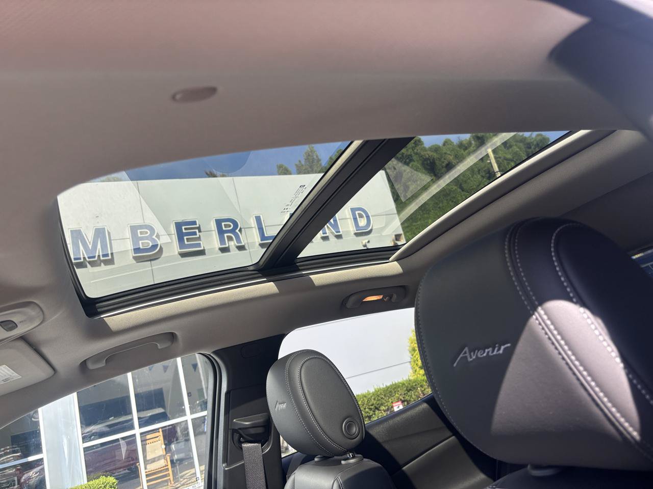Used 2024 Buick Encore GX Avenir w/ Avenir Convenience Package AWD/4WD image 9